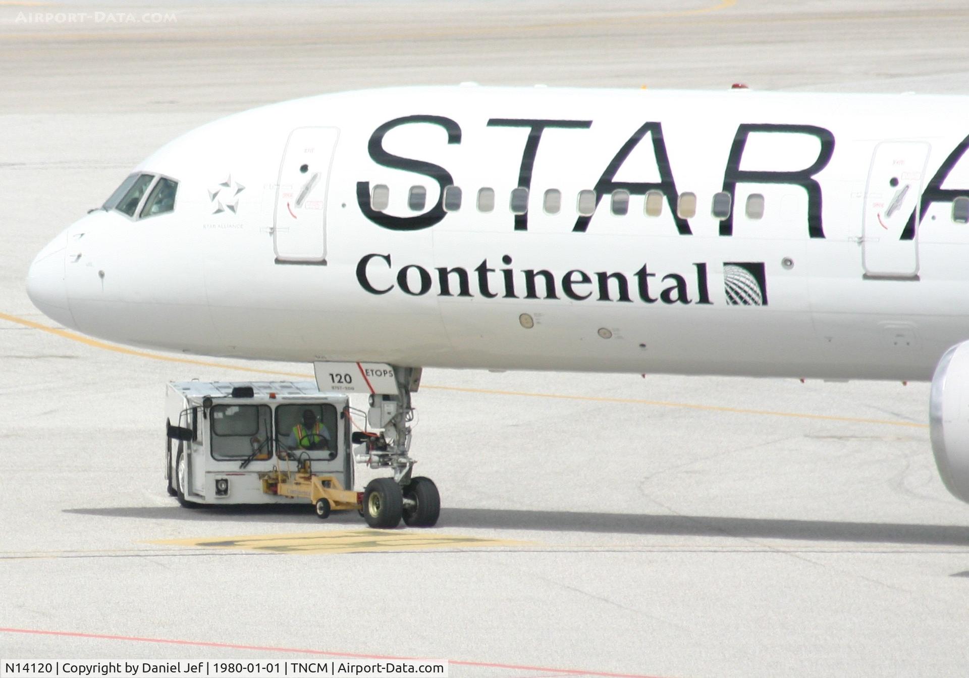 N14120, 1997 Boeing 757-224 C/N 27562, Continental N14120 close up