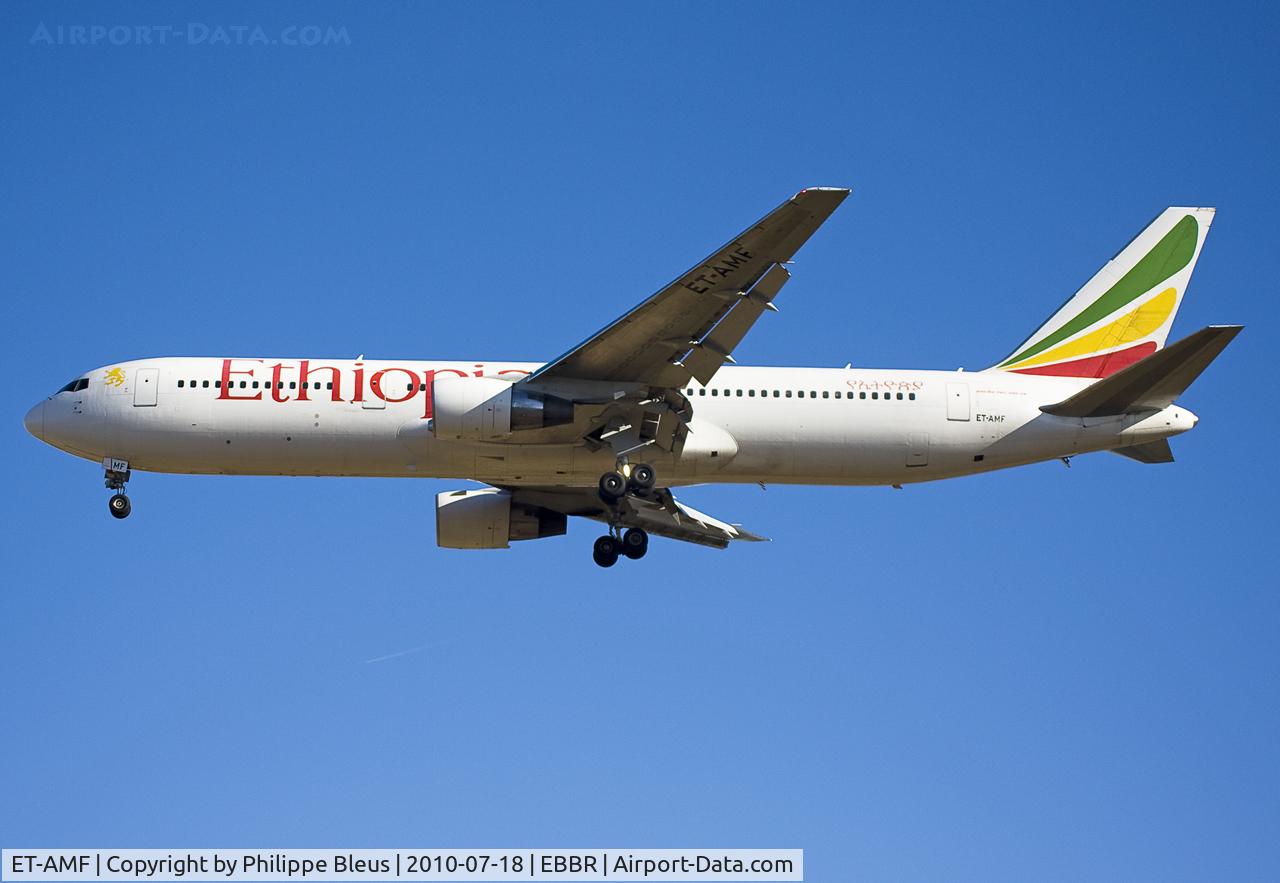 ET-AMF, 2000 Boeing 767-3BG/ER C/N 30563, East African visitor, on short final rwy 25R. Morning light.