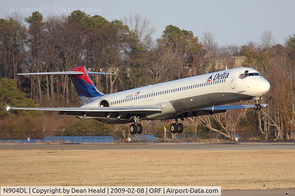 N904DL, 1987 McDonnell Douglas MD-88 C/N 49535, Delta Air Lines N904DL (FLT DAL1641) from Hartsfield-Jackson Atlanta Int'l (KATL) landing on RWY 23.