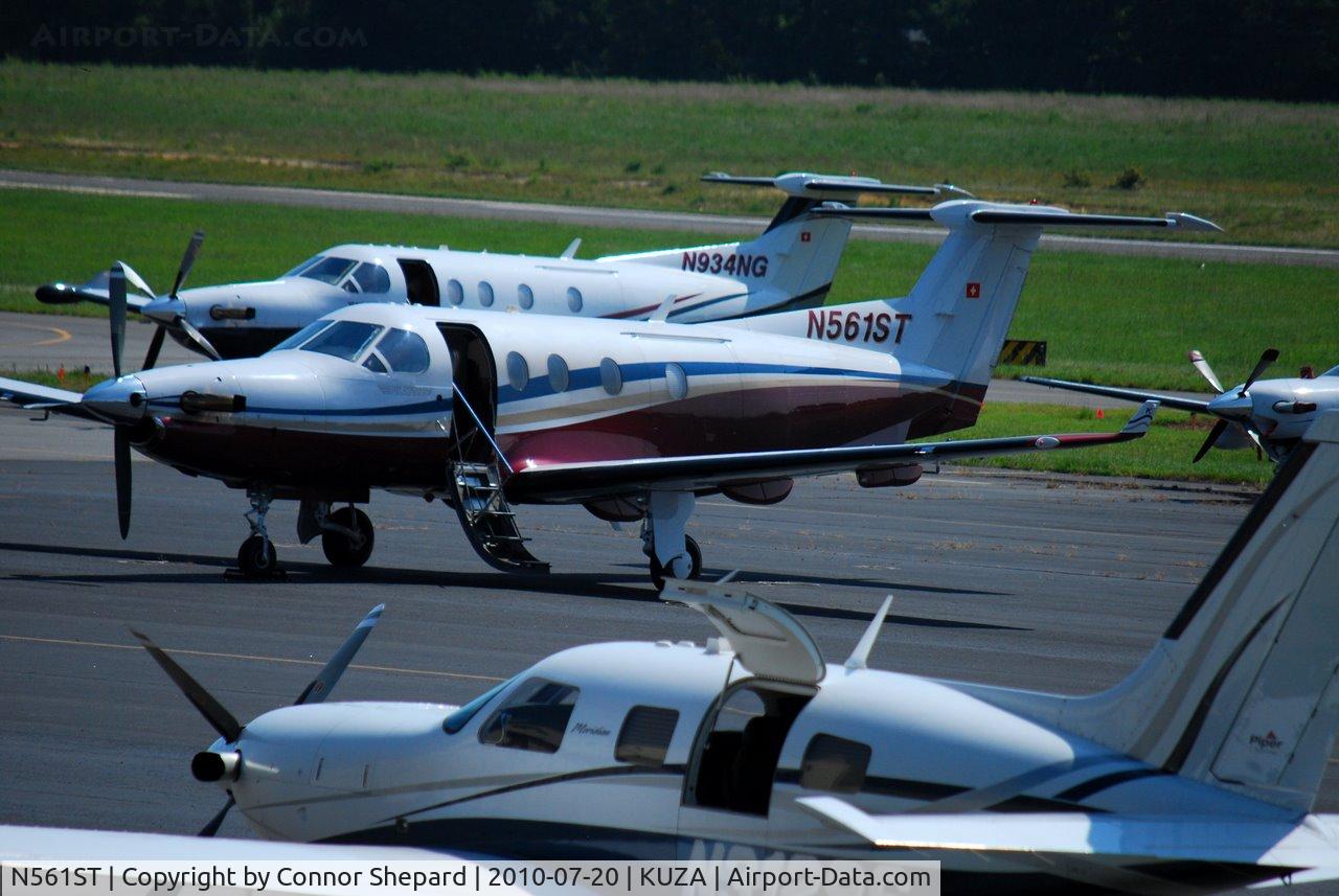 N561ST, 2004 Pilatus PC-12/45 C/N 561, Pilatus PC-12
