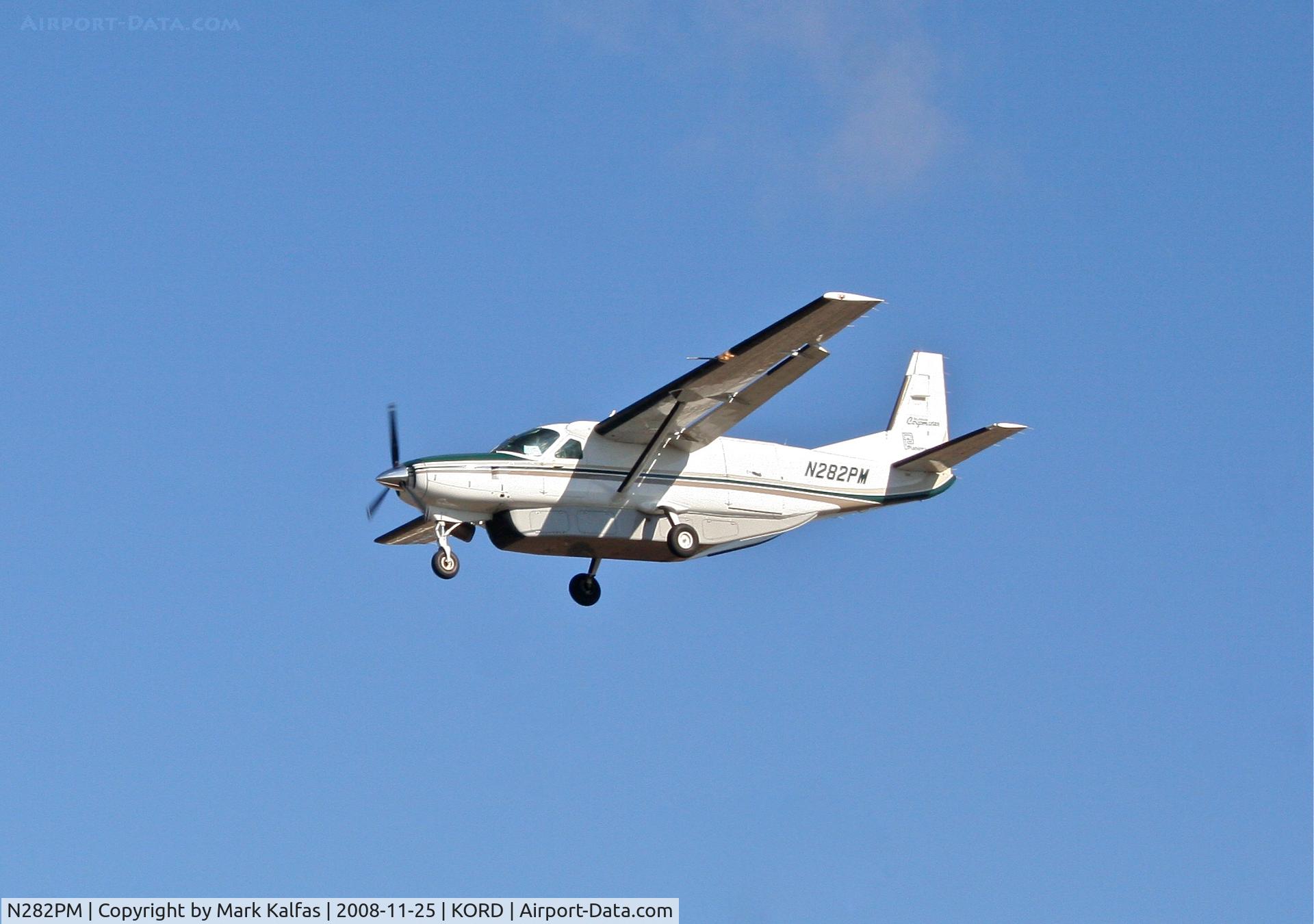 N282PM, 2002 Cessna 208B C/N 208B0981, PLANEMASTERS Cessna 208B, N282PM on approach 27R KORD.