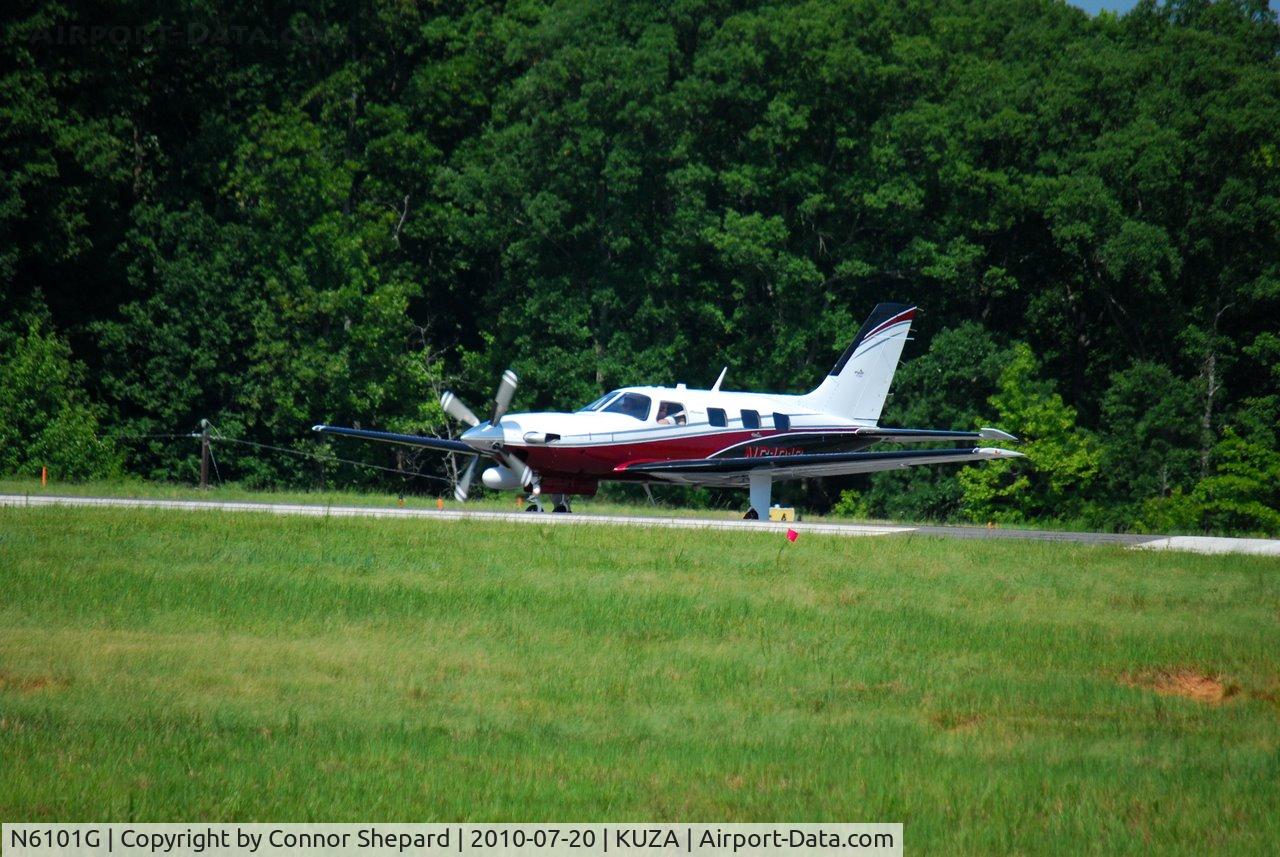 N6101G, 2008 Piper PA-46-500TP Meridian C/N 4697340, Piper Malibu taxiing onto runway 20