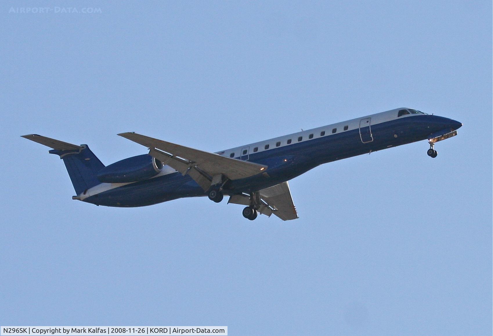 N296SK, 2001 Embraer ERJ-145LR (EMB-145LR) C/N 145514, Chautauqua Airlines, Embraer ERJ-145LR, 27R approach KORD.