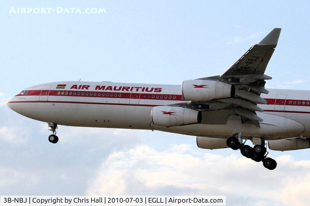 3B-NBJ, 2006 Airbus A340-313E C/N 800, Air Mauritius