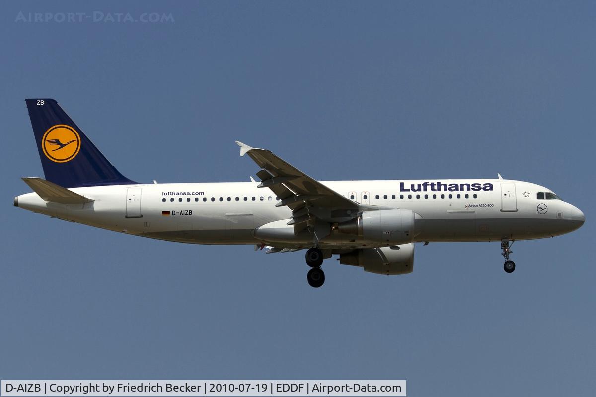 D-AIZB, 2009 Airbus A320-214 C/N 4120, short final RW07R