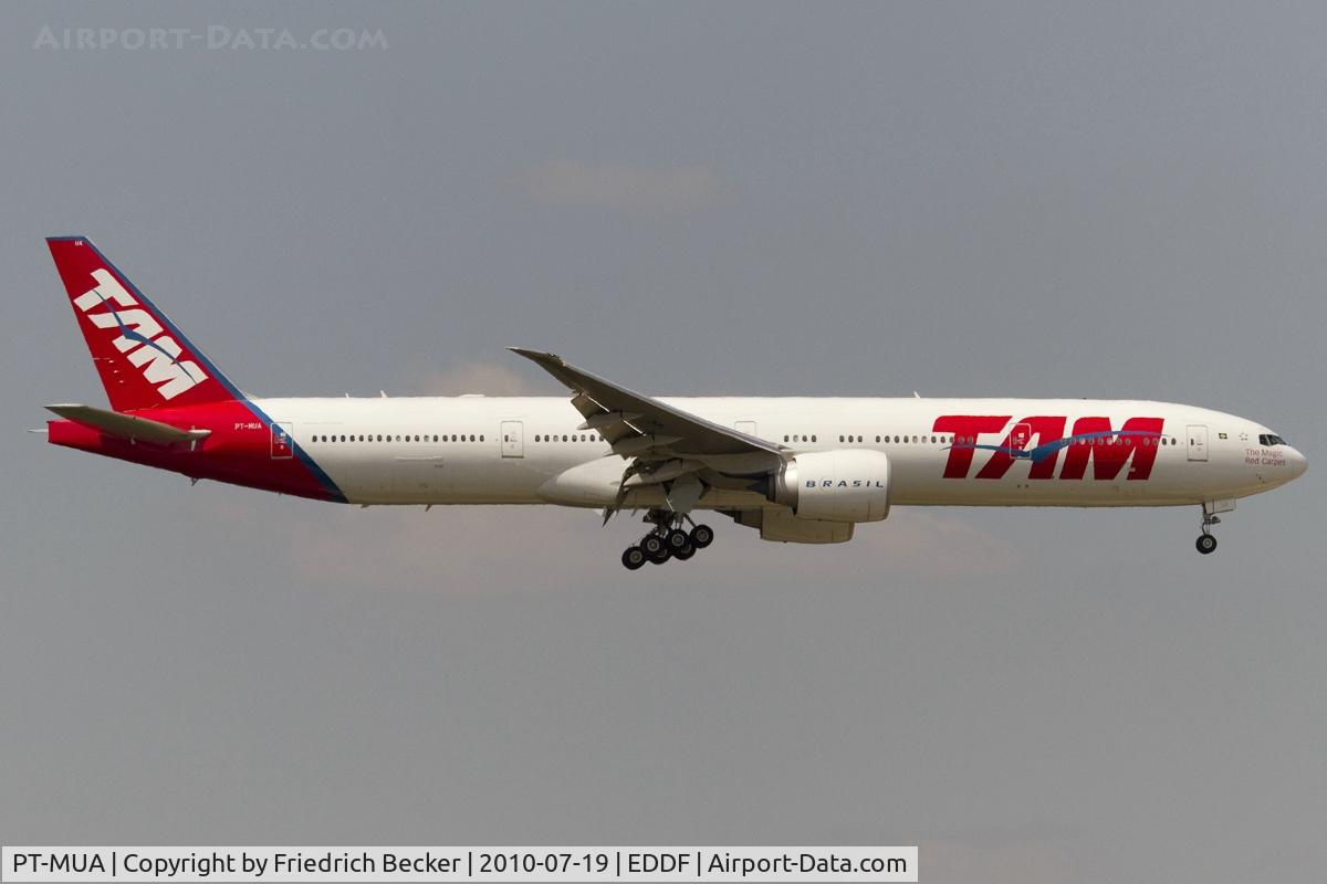 PT-MUA, 2008 Boeing 777-32W/ER C/N 37664, short final RW07L