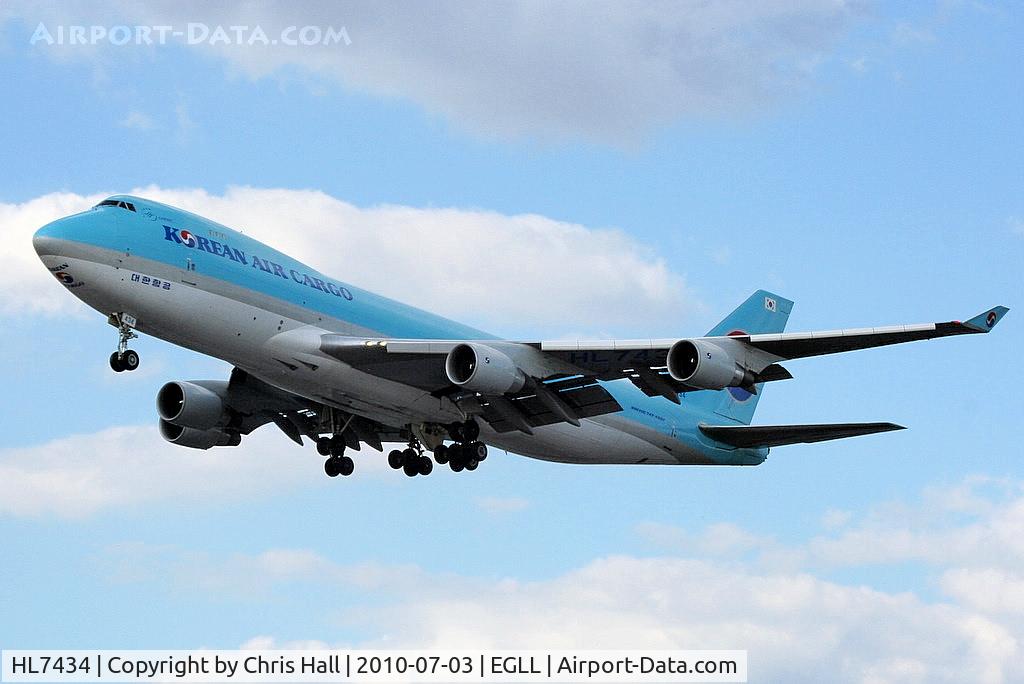 HL7434, 2002 Boeing 747-4B5F/SCD C/N 32809, Korean Air
