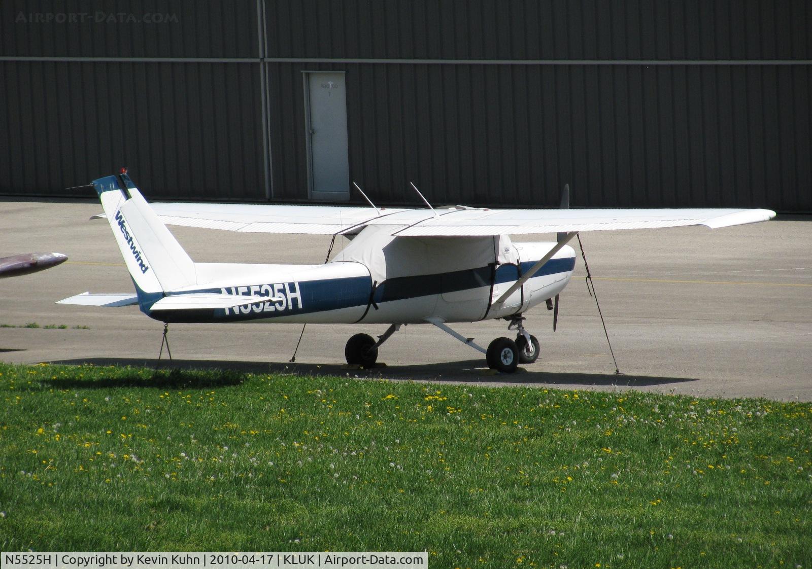 N5525H, 1979 Cessna 152 C/N 15284114, 