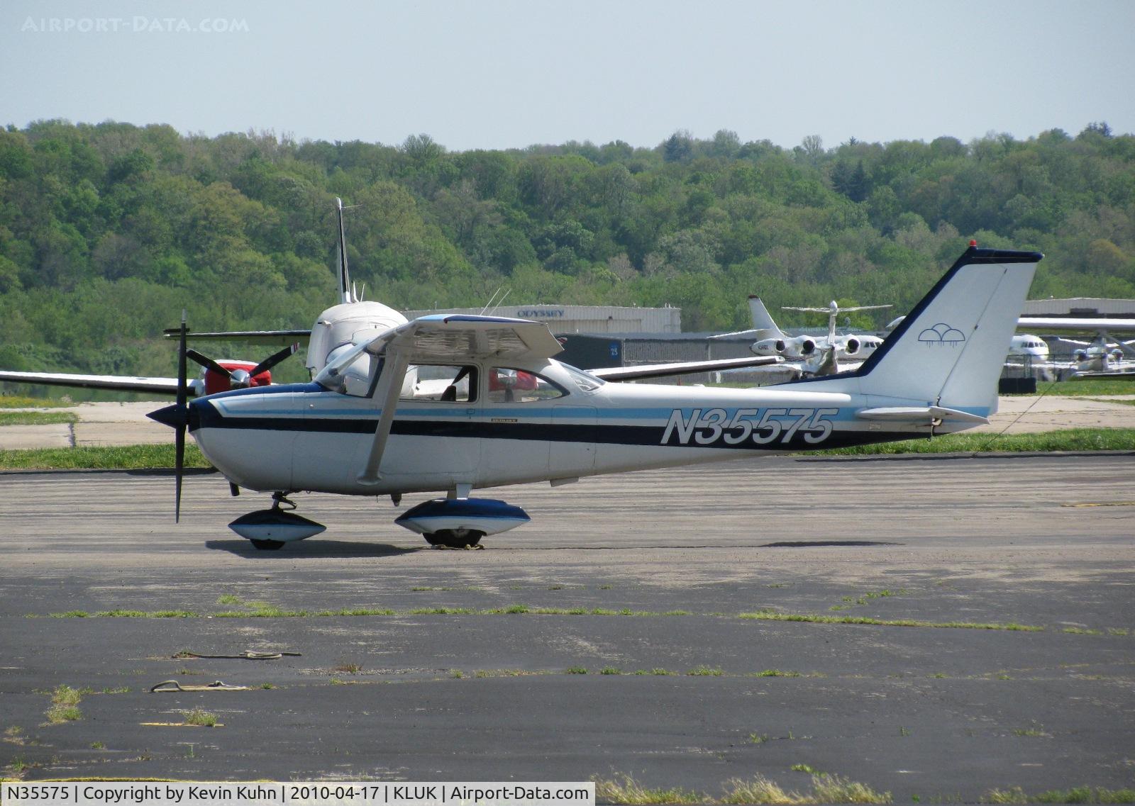 N35575, 1968 Cessna 172I C/N 17256845, Parked on the ramp in front of N333PR