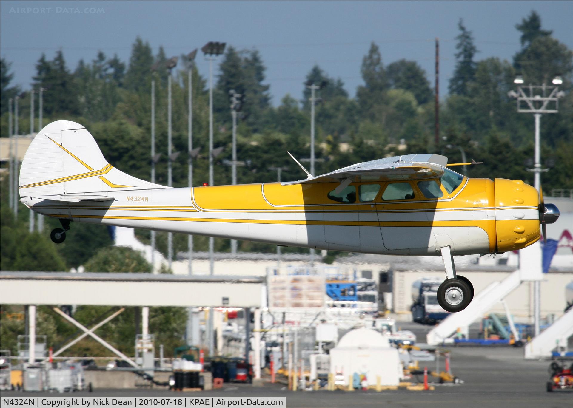 N4324N, 1948 Cessna 195A C/N 7085, KPAE