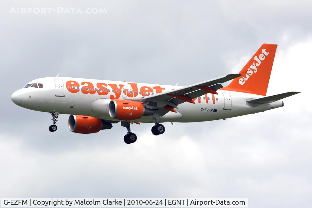 G-EZFM, 2009 Airbus A319-111 C/N 4069, Airbus A319-111 on finals to 25 at Newcastle Airport in June 2010.