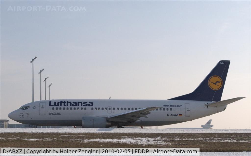D-ABXZ, 1990 Boeing 737-330 C/N 24564, Taxiing on a cold morning for a take off to DUS
