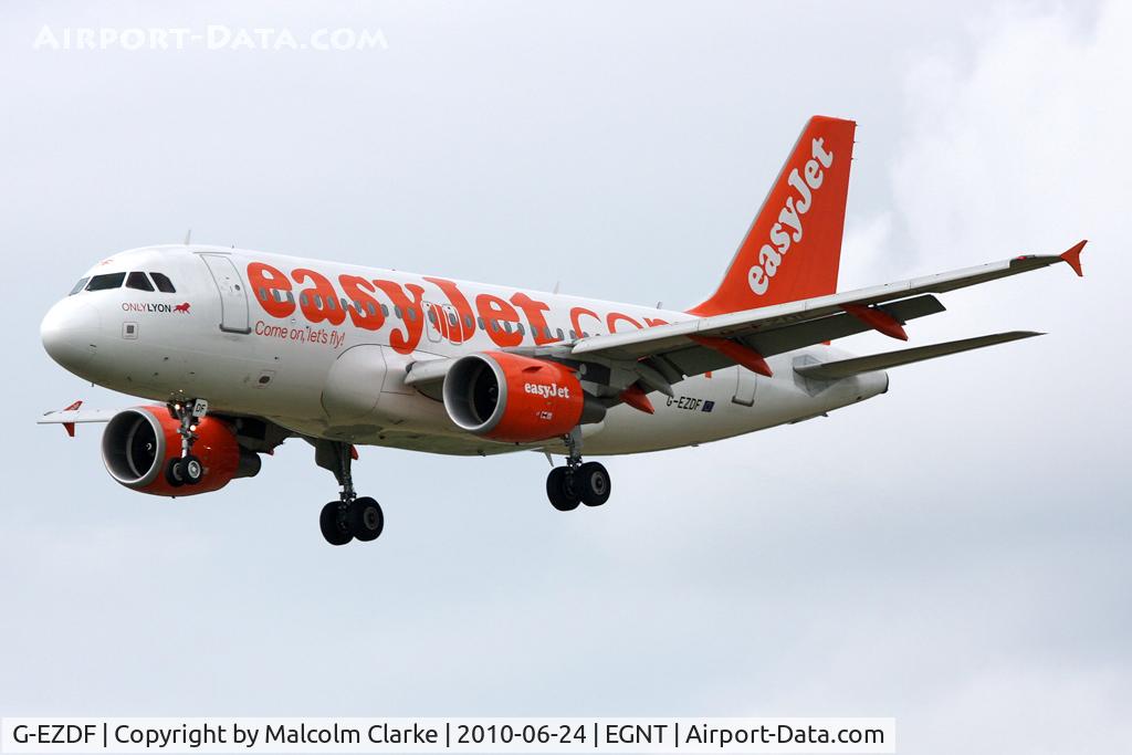 G-EZDF, 2008 Airbus A319-111 C/N 3432, Airbus A319-111 on finals to 25 at Newcastle Airport in June 2010.