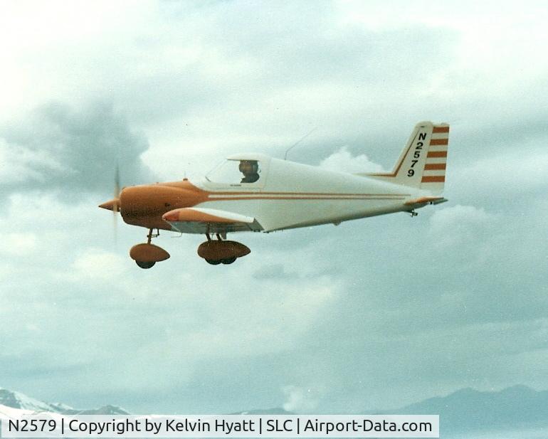 N2579, 1974 Parker Teenie Two C/N 5-10149, Keith Pearson flying this aircraft in about 1982.