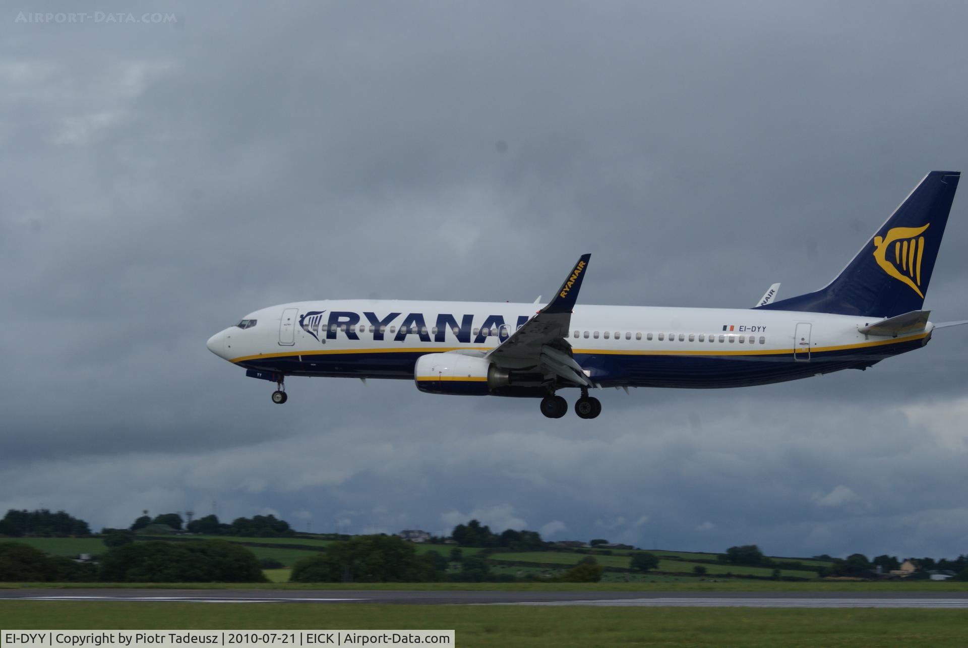 EI-DYY, 2008 Boeing 737-8AS C/N 37521, landing