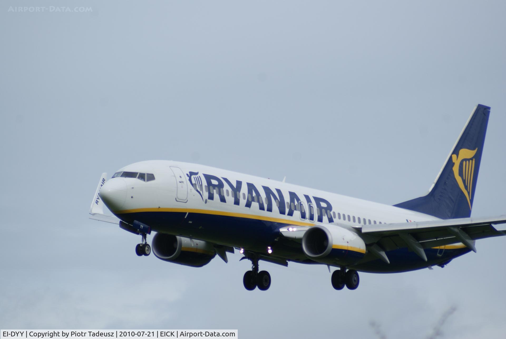 EI-DYY, 2008 Boeing 737-8AS C/N 37521, Landing
