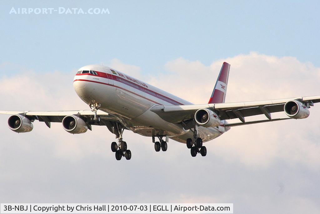 3B-NBJ, 2006 Airbus A340-313E C/N 800, Air Mauritius