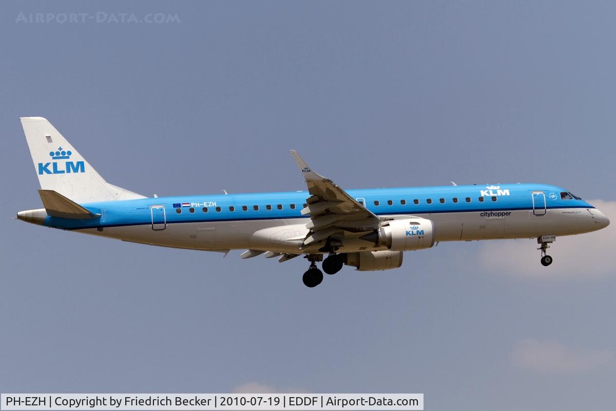 PH-EZH, 2009 Embraer 190LR (ERJ-190-100LR) C/N 19000319, short final RW07R