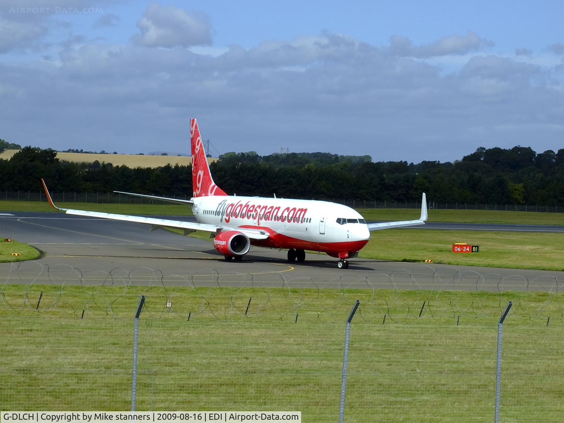 G-DLCH, 2005 Boeing 737-8Q8 C/N 30040, Globespan B737-8Q8 Arrives at EDI,It is now stored at Belgrade