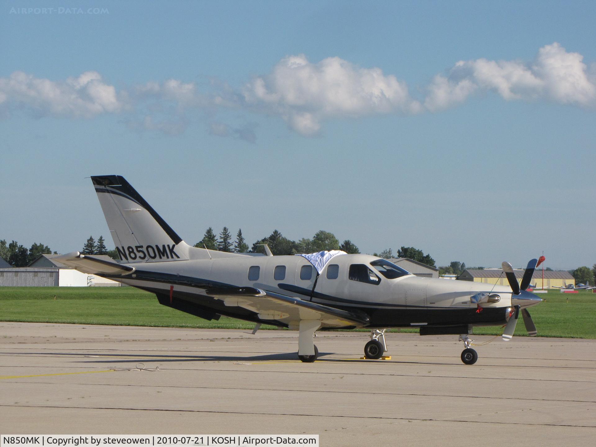 N850MK, 2007 Socata TBM-700 C/N 403, Orion Ramp Oshkosh WI USA