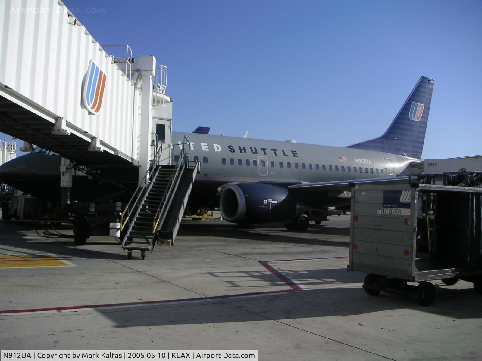 N912UA, 1991 Boeing 737-522 C/N 25290, United Airlines Boeing 737-522, N912UA at gate 71 KLAX.