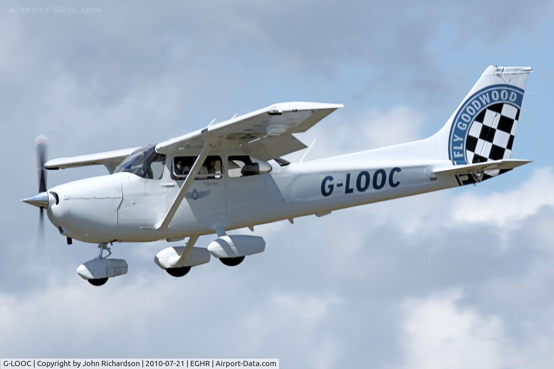 G-LOOC, 2009 Cessna 172S C/N 172S11006, On Finals