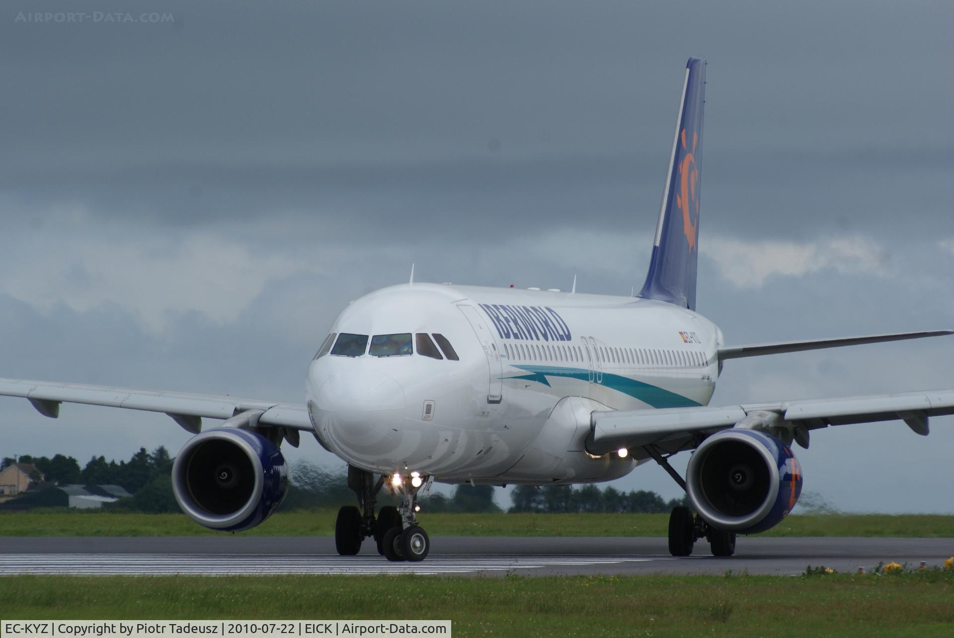 EC-KYZ, 2008 Airbus A320-214 C/N 3758, turning