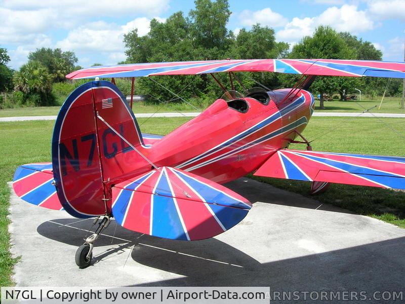 N7GL, 1984 Great Lakes 2T-1A-2 Sport Trainer C/N 1009, in front of the hanger