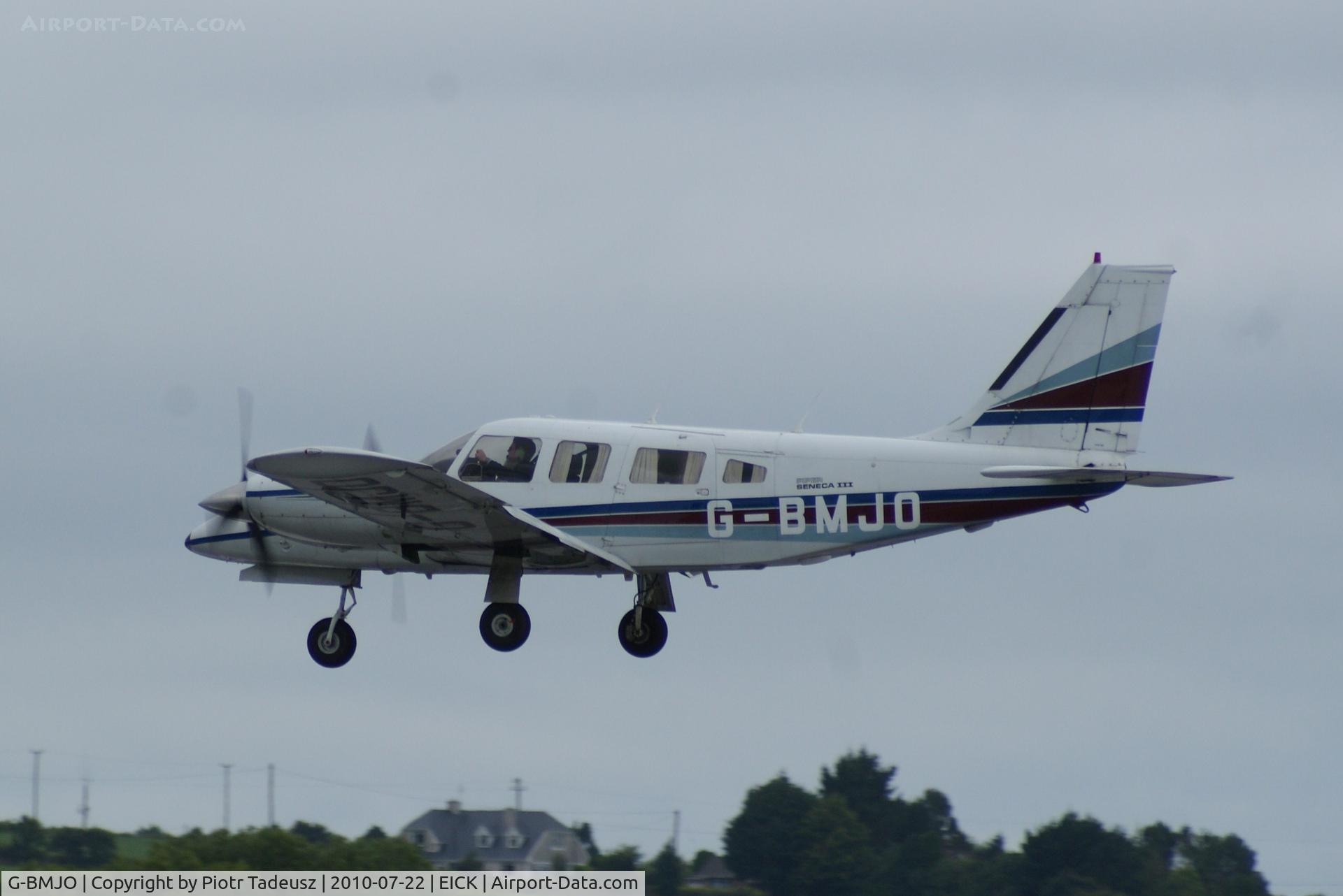 G-BMJO, 1985 Piper PA-34-220T Seneca III C/N 34-8533036, Piper Seneca III