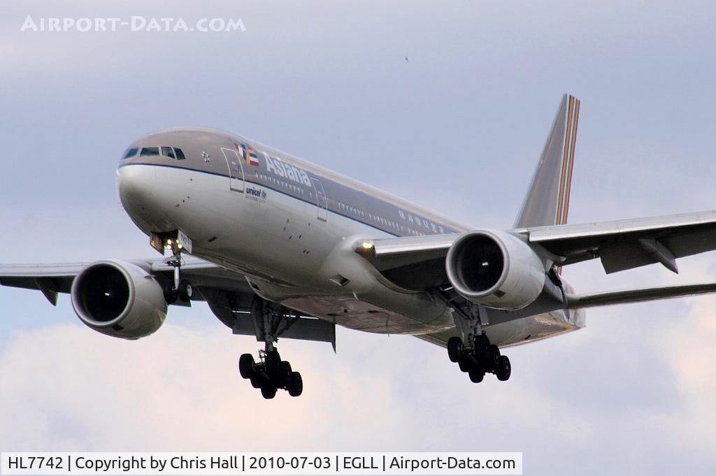 HL7742, 2006 Boeing 777-28E/ER C/N 29171, Asiana Airlines