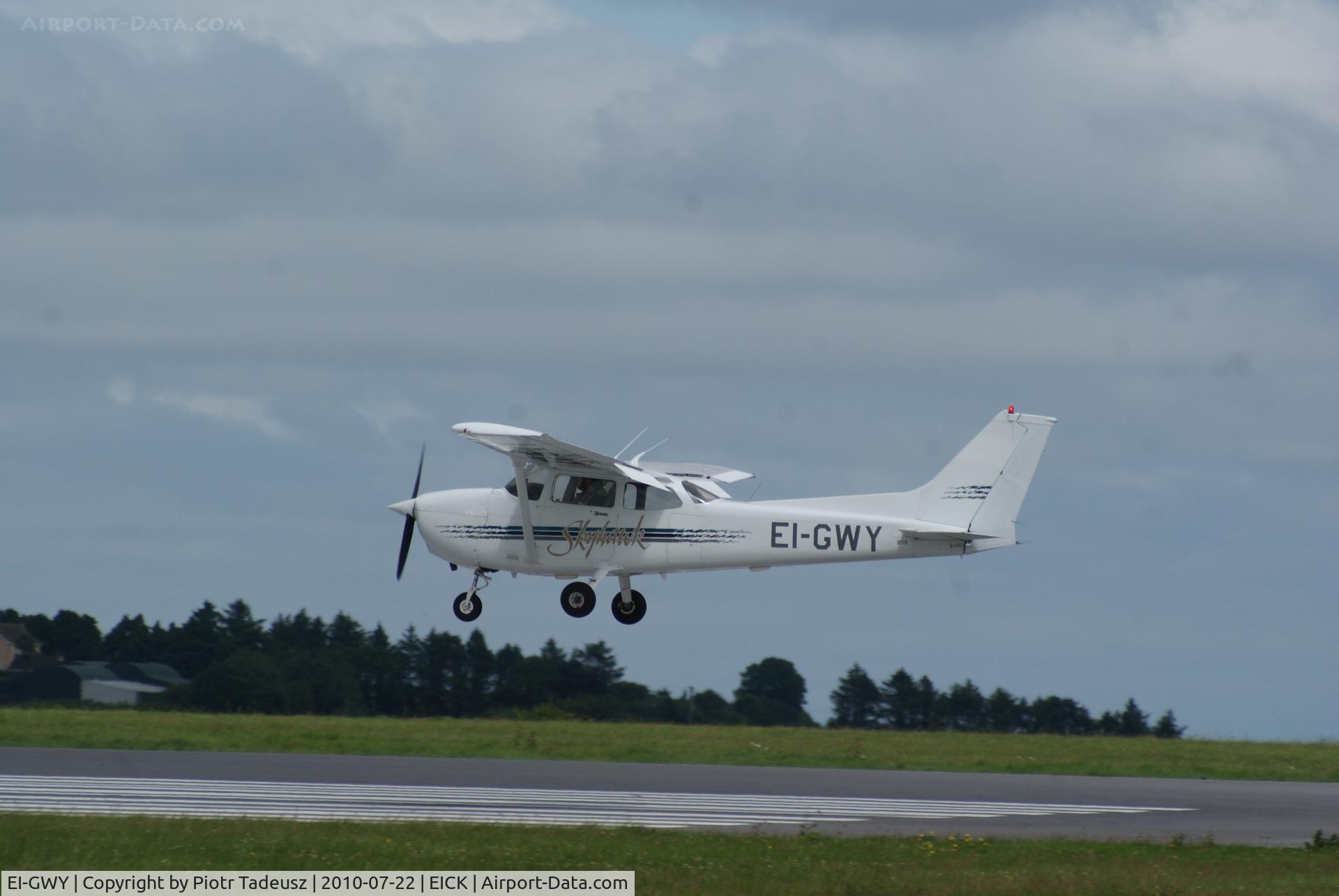 EI-GWY, Cessna 172R C/N 17280162, landing