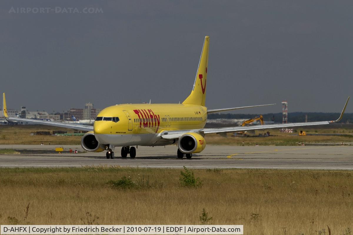 D-AHFX, 2001 Boeing 737-8K5 C/N 30416, line up RW18W