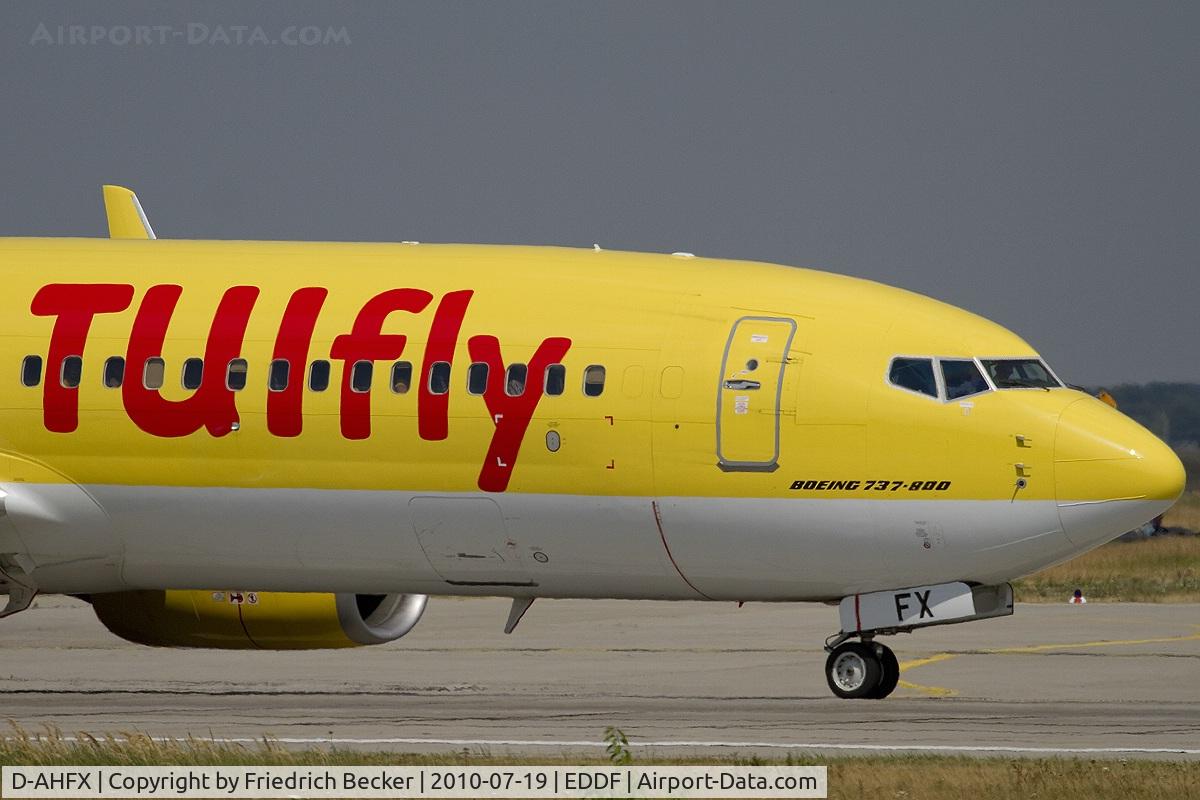 D-AHFX, 2001 Boeing 737-8K5 C/N 30416, departing via RW18W