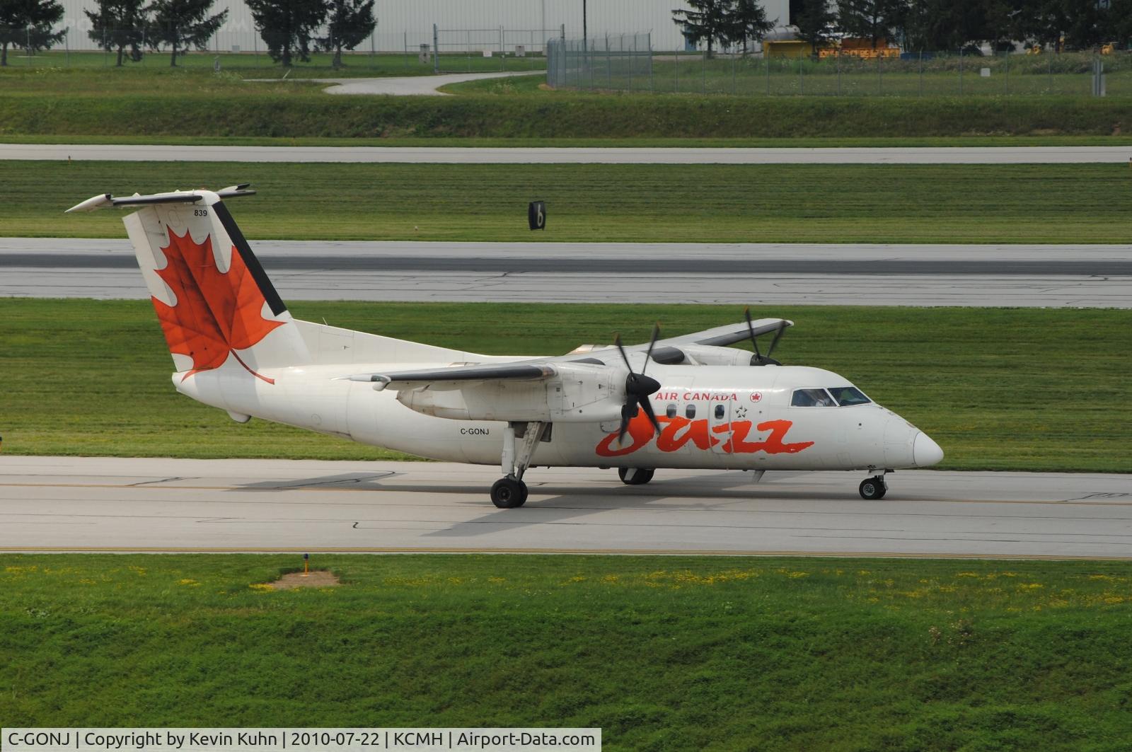 C-GONJ, 1988 De Havilland Canada DHC-8-102 Dash 8 C/N 095, Jazz 7893 from Toronto taxiing back