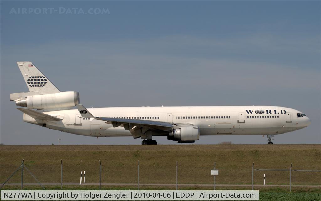N277WA, 1995 McDonnell Douglas MD-11 C/N 48743, On the way to rwy 26R.