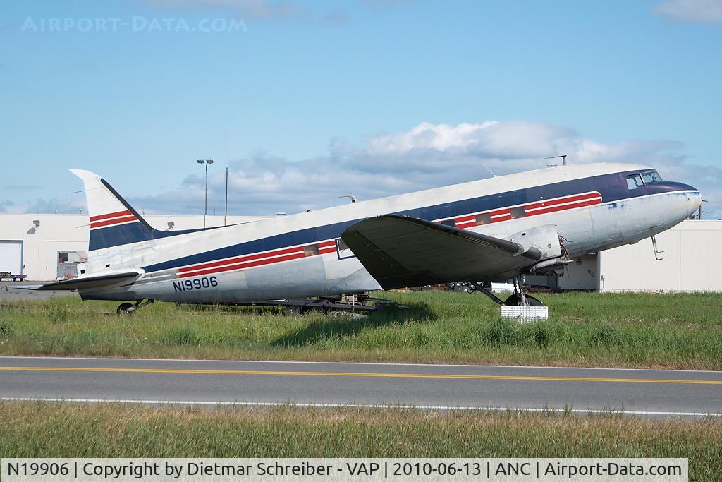 N19906, 1942 Douglas DC-3 (C-47-DL) C/N 4747, ex Reeve DC3