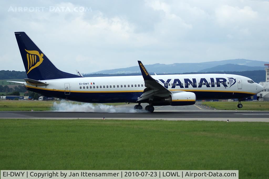 EI-DWY, 2008 Boeing 737-8AS C/N 33638, Touching down Runway 09.