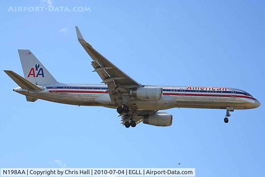 N198AA, 2001 Boeing 757-223 C/N 32392, American Airlines
