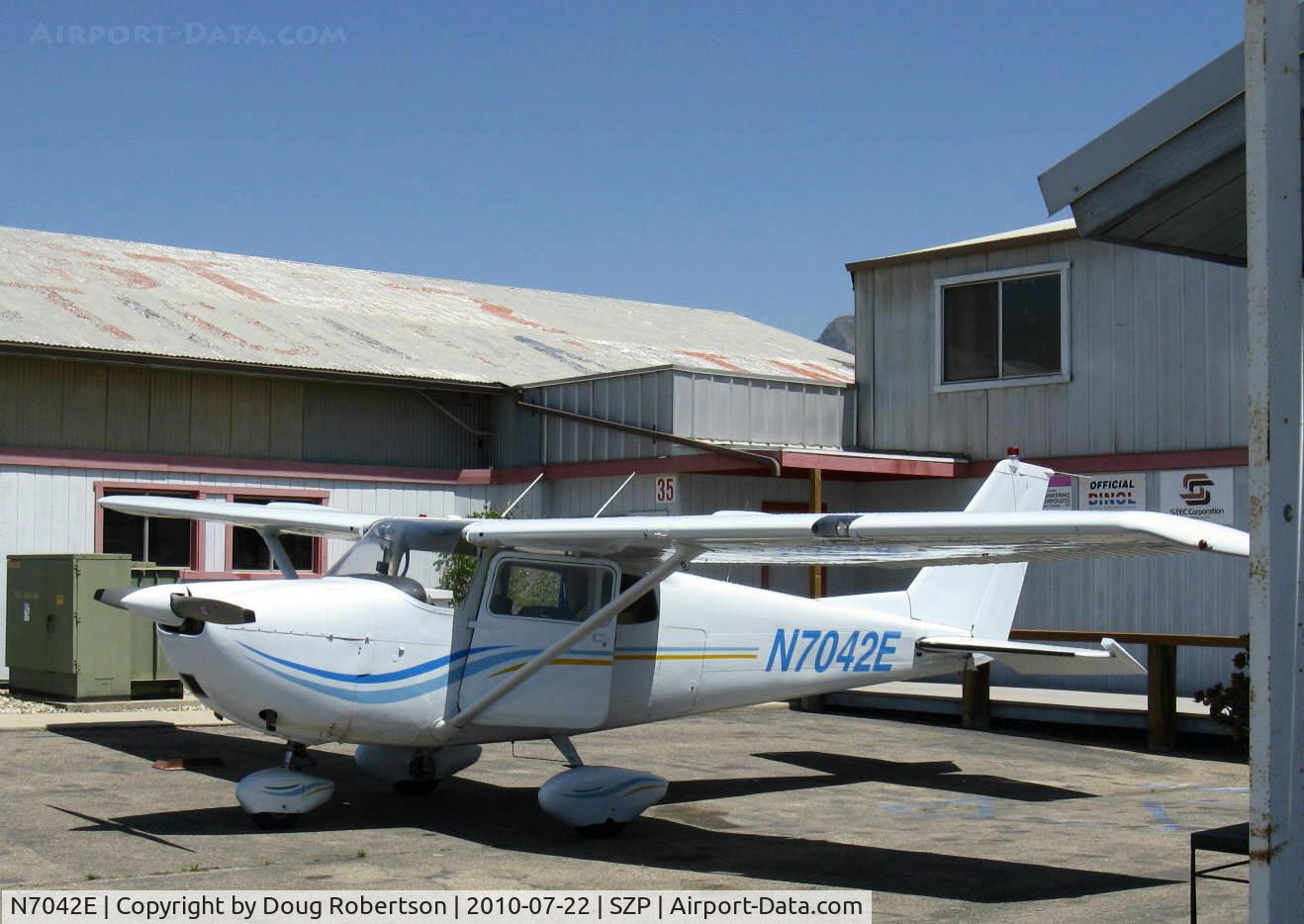 N7042E, 1960 Cessna 175A Skylark C/N 56542, 1960 Cessna 175A SKYLARK, Continental GO-300-E 175 Hp, geared engine with deeper cowl than a C172.