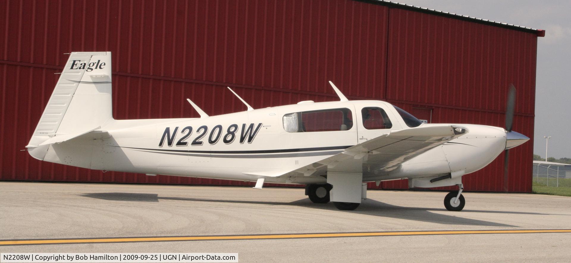 N2208W, 2000 Mooney M20S Eagle C/N 30-0048, 08W in front of its home at UGN - Waukegan, IL