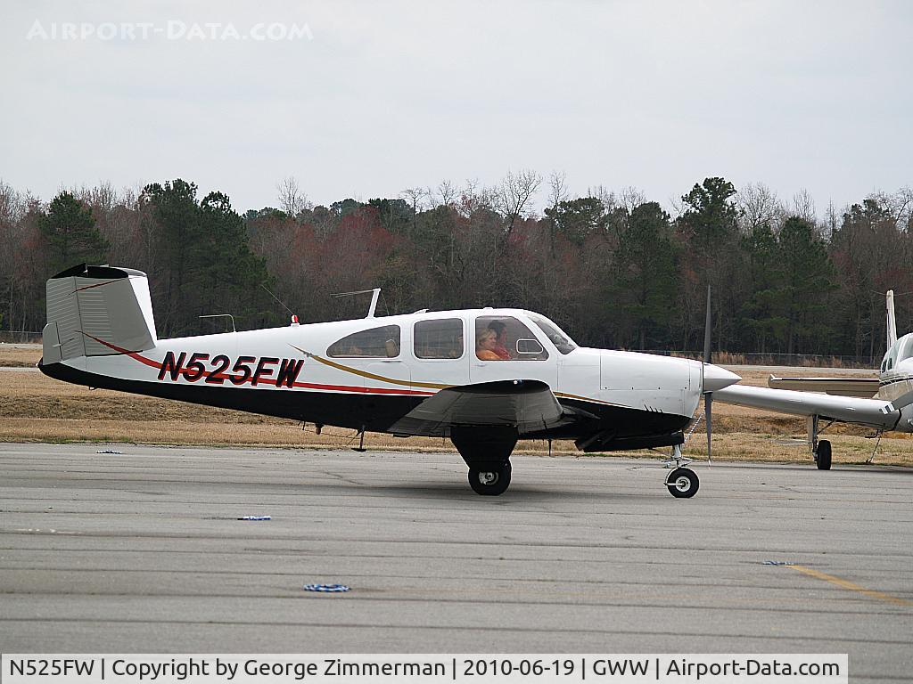 N525FW, 1962 Beech P35 Bonanza C/N D-7044, Fuel Stop @ Goldsboro-Wayne GWW