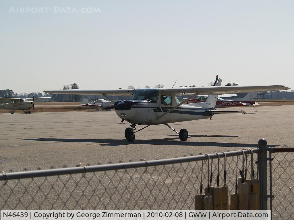 N46439, 1978 Cessna 152 C/N 15283050, Fuel Stop @ Goldsboro Wayne