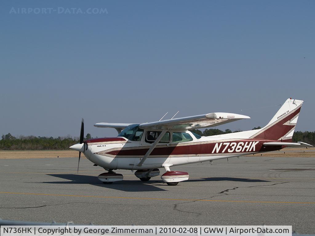 N736HK, 1977 Cessna R172K Hawk XP C/N R1722538, Departure taxi after fuel stop @ Goldsboro-Wayne