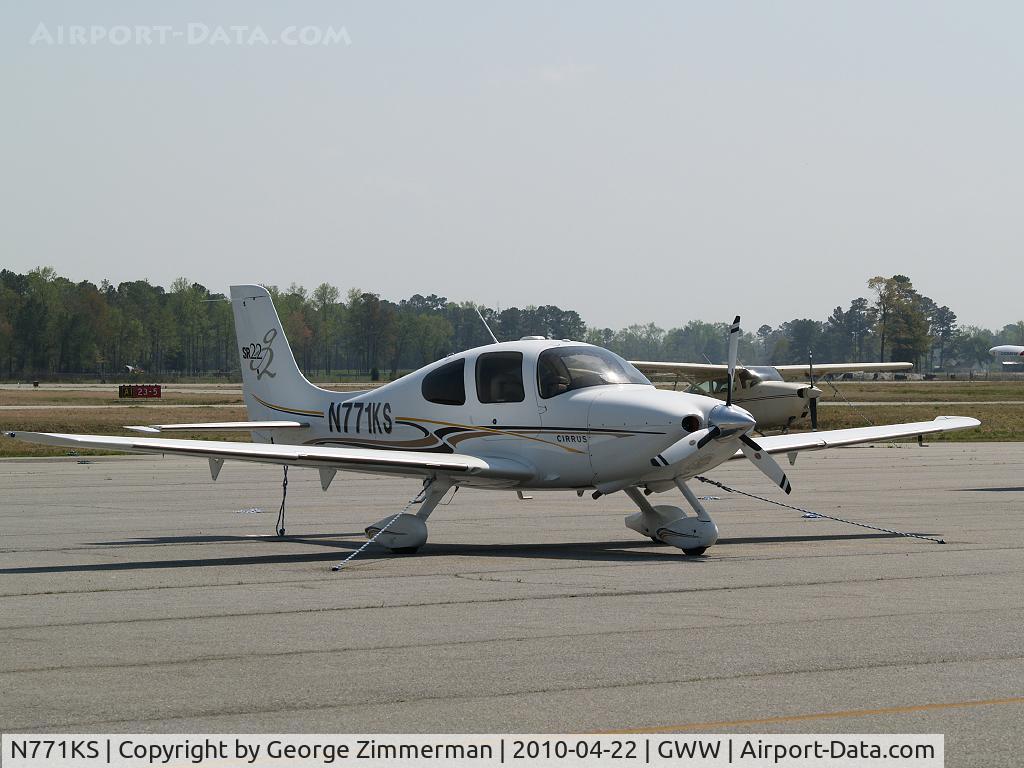 N771KS, 2005 Cirrus SR22 C/N 1717, Short Term Parking @ Goldsboro Wayne