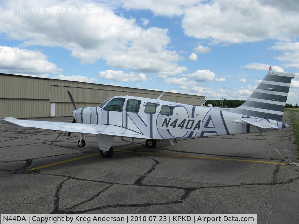 N44DA, 1981 Beech A36 Bonanza 36 C/N E-1841, Beech A36 Bonanza on the line.