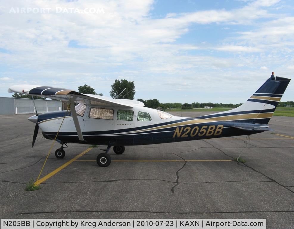 N205BB, 1962 Cessna 210-5 C/N 205-0060, Cessna 205 Super Skylane on the line.