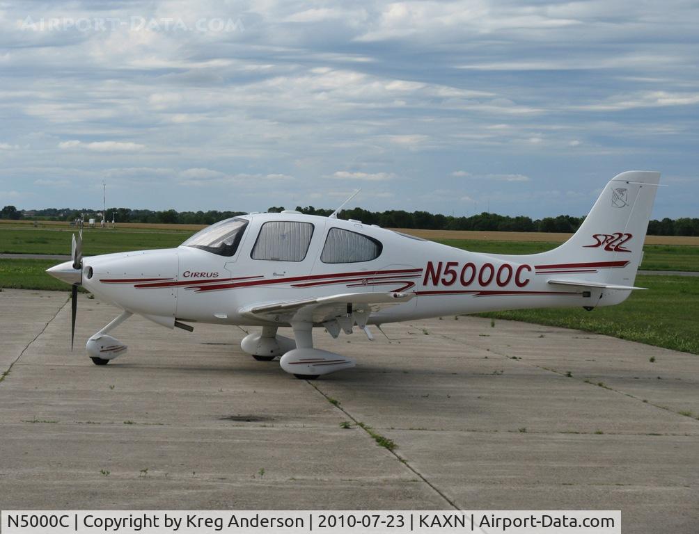 N5000C, 2004 Cirrus SR22 C/N 0803, Cirrus SR22 on the ramp.