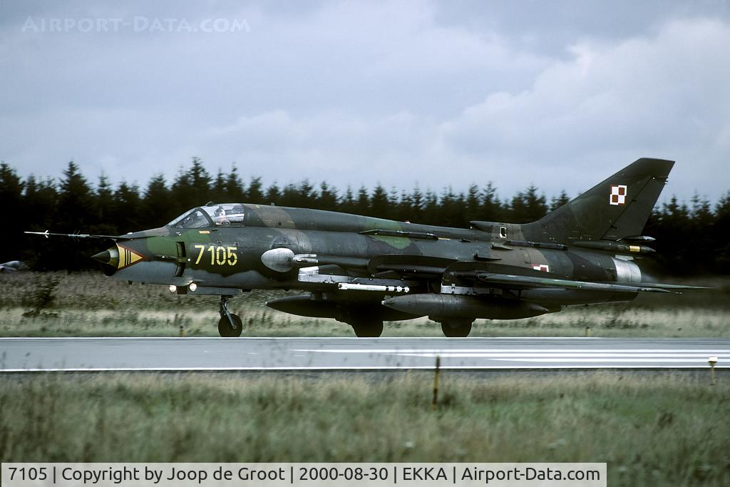 7105, Sukhoi Su-22M-4 C/N 27105, The 2000 NATO Air Meet was hampered by bad weather.