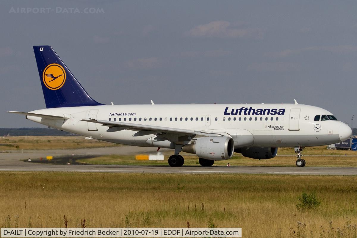 D-AILT, 1997 Airbus A319-114 C/N 738, departing via RW18W