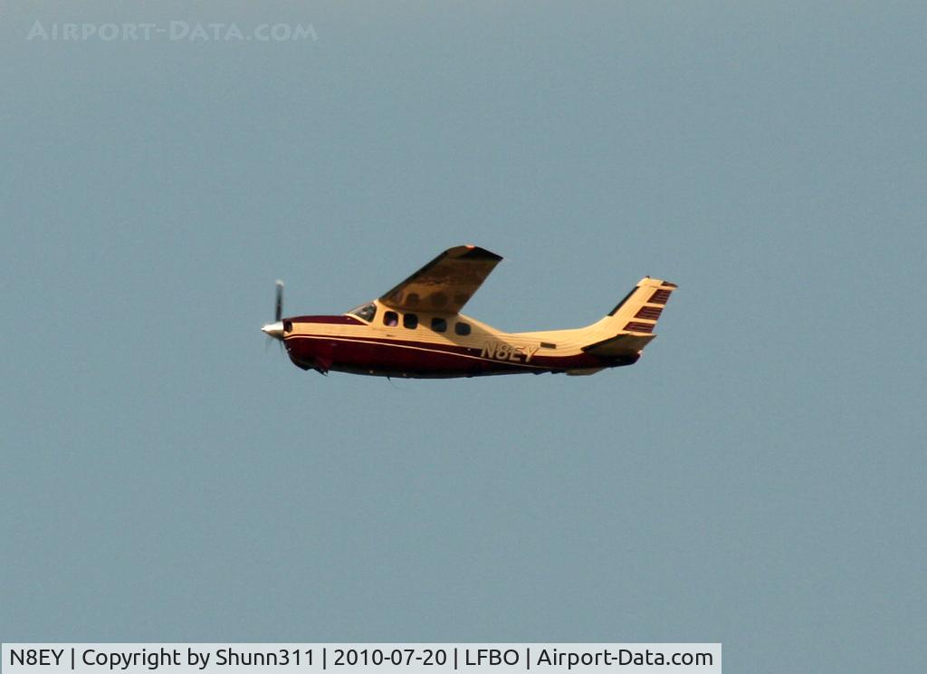 N8EY, 1985 Cessna P210R Pressurised Centurion C/N P21000850, Taking off rwy 32R
